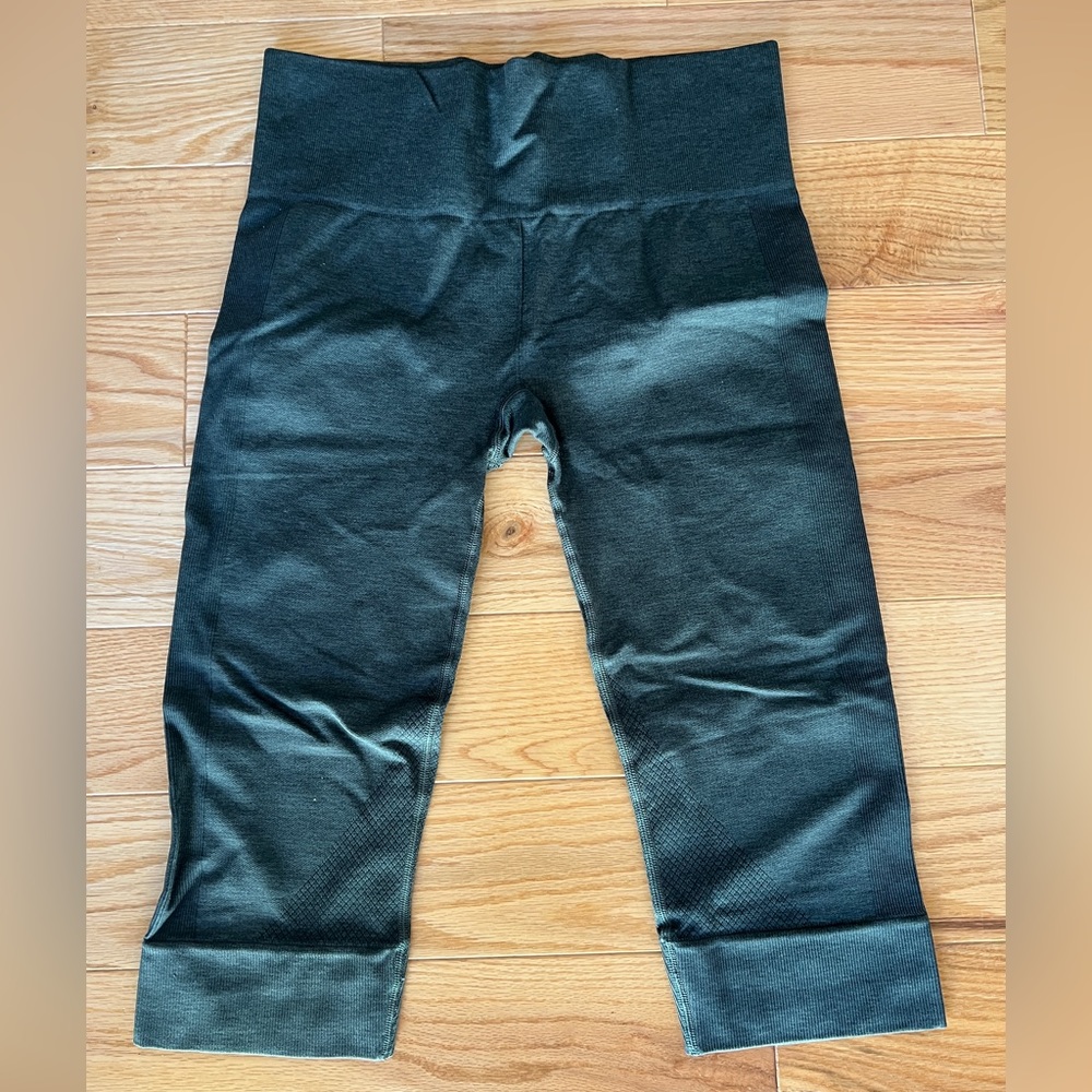 Lululemon Sculpt seamless leggings 17”  size 8